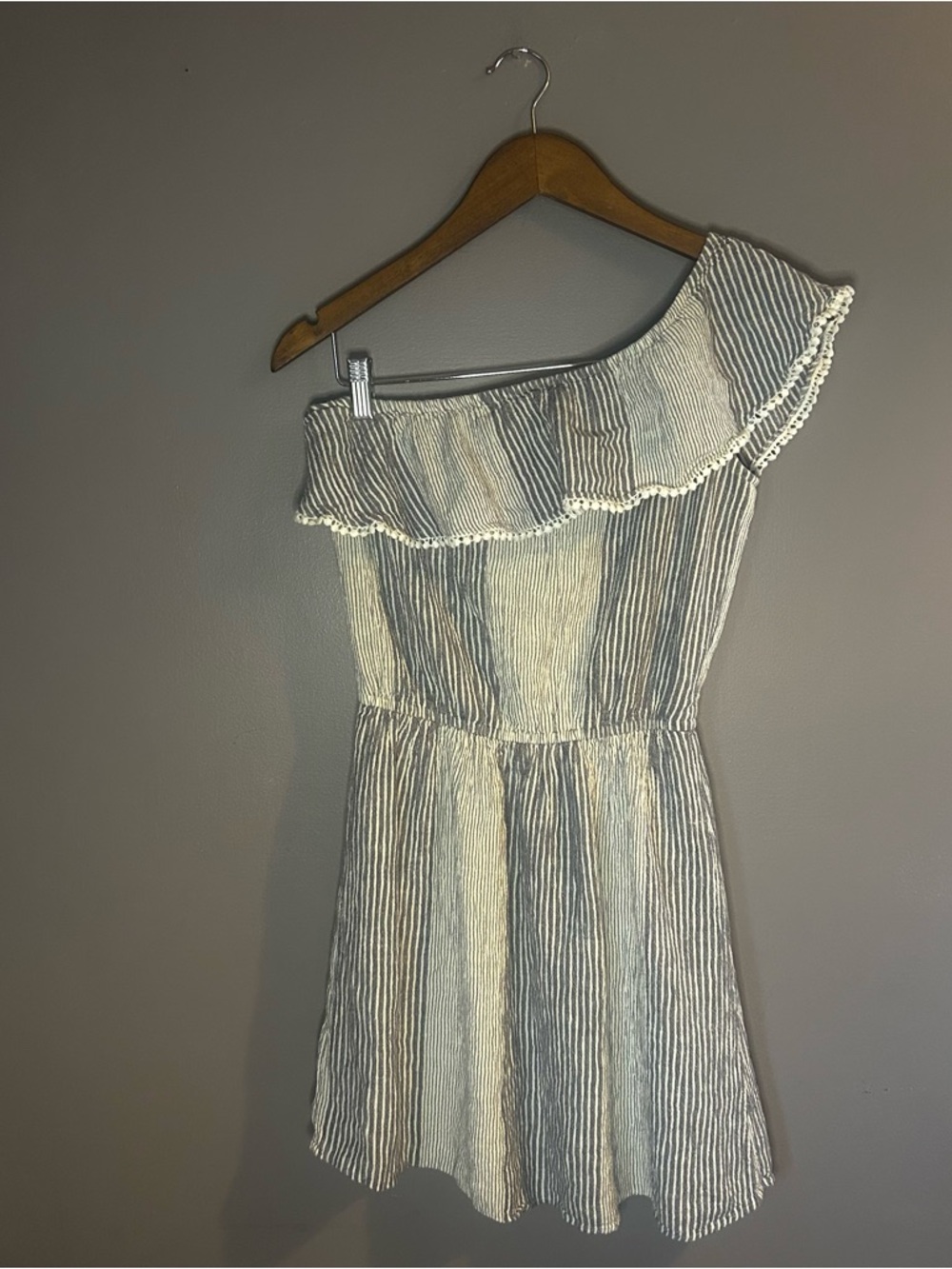 American Eagle Off Shoulder Dress Small Blue White Striped Ruffle Summer